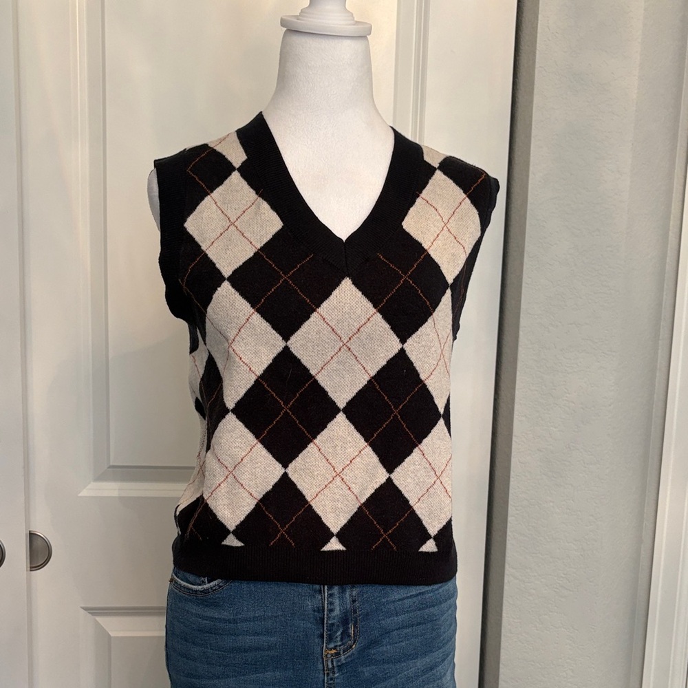 SO Black and Cream Argyle V-Neck Sweater Vest